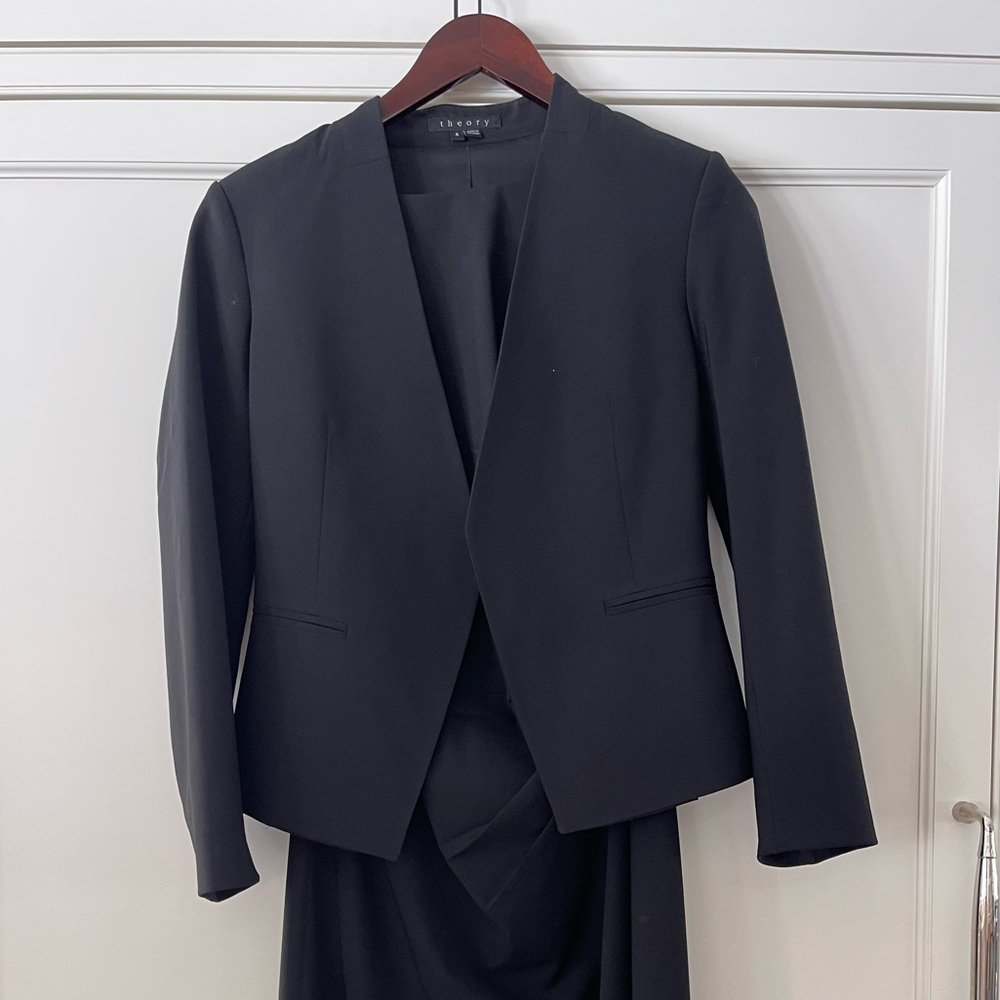 COPY - Theory Black Wool Blazer in Size 4